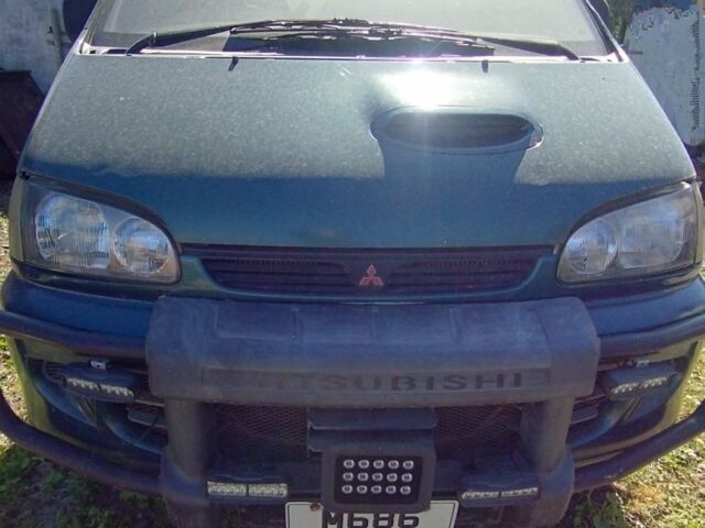 Зеленый Мицубиси Делика, объемом двигателя 0 л и пробегом 300 тыс. км за 8000 $, фото 1 на Automoto.ua