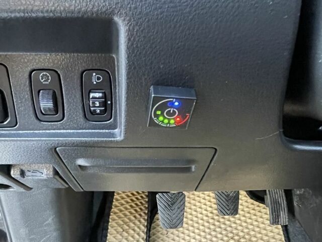 Черный Мицубиси Диамант, объемом двигателя 2 л и пробегом 218 тыс. км за 6100 $, фото 9 на Automoto.ua