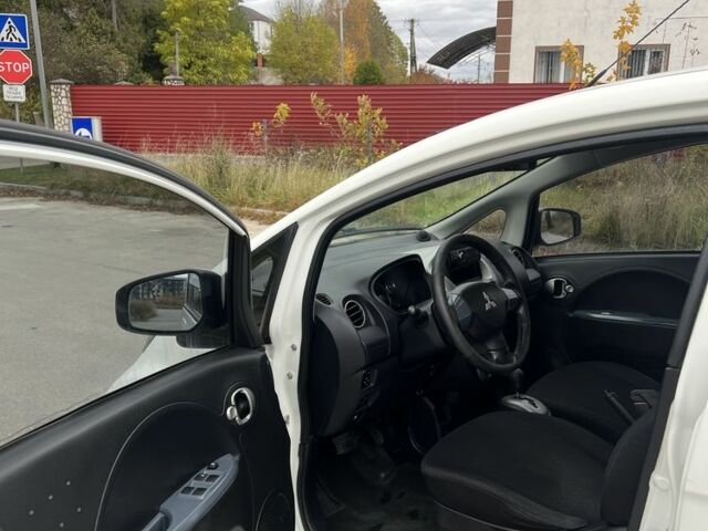 Белый Мицубиси Другая, объемом двигателя 0 л и пробегом 253 тыс. км за 3500 $, фото 4 на Automoto.ua