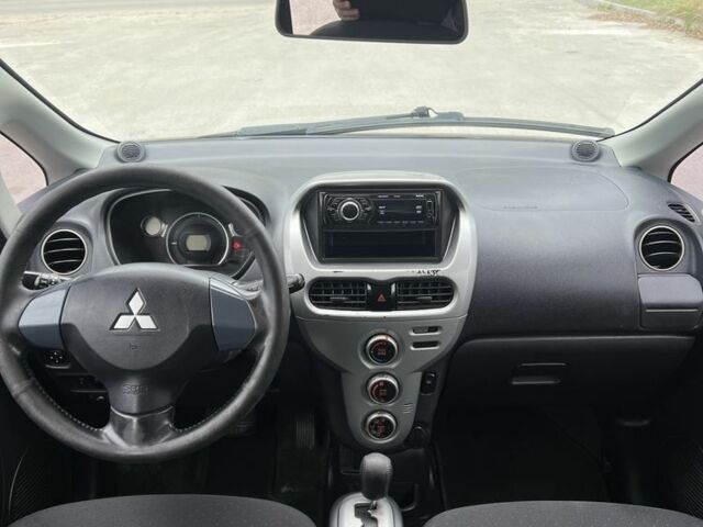 Белый Мицубиси Другая, объемом двигателя 0 л и пробегом 253 тыс. км за 3500 $, фото 7 на Automoto.ua