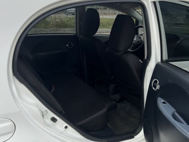 Белый Мицубиси Другая, объемом двигателя 0 л и пробегом 253 тыс. км за 3500 $, фото 6 на Automoto.ua