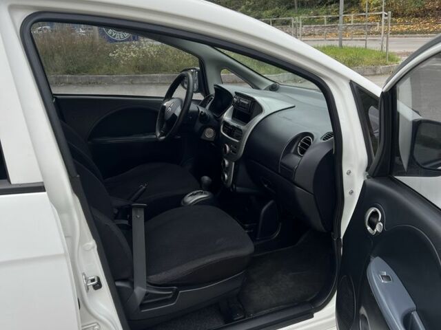 Белый Мицубиси Другая, объемом двигателя 0 л и пробегом 253 тыс. км за 3500 $, фото 5 на Automoto.ua