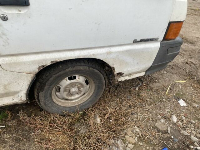 Мицубиси Другая 1991 в Изюме на Automoto.ua Белый Мицубиси Другая, объемом двигателя 2.5 л и пробегом 360 тыс. км за 1755 $, фото 11 на Automoto.ua