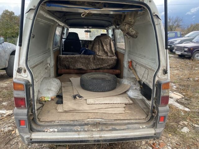 Мицубиси Другая 1991 в Изюме на Automoto.ua Белый Мицубиси Другая, объемом двигателя 2.5 л и пробегом 360 тыс. км за 1755 $, фото 6 на Automoto.ua