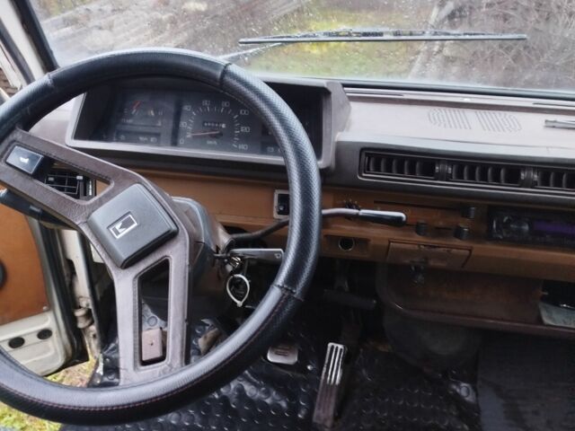 Белый Мицубиси Другая, объемом двигателя 0 л и пробегом 285 тыс. км за 650 $, фото 4 на Automoto.ua