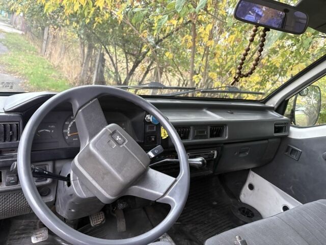 Білий Міцубісі Інша, об'ємом двигуна 0 л та пробігом 354 тис. км за 2800 $, фото 4 на Automoto.ua