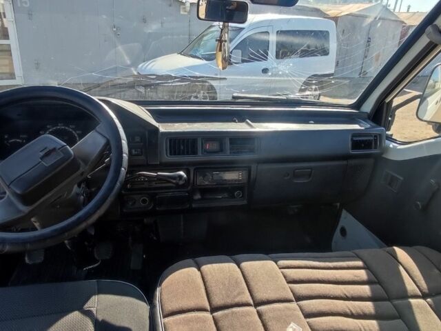 Белый Мицубиси Другая, объемом двигателя 2.5 л и пробегом 400 тыс. км за 1750 $, фото 5 на Automoto.ua