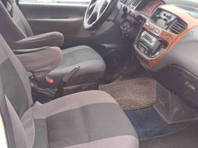 Білий Міцубісі Інша, об'ємом двигуна 2.5 л та пробігом 294 тис. км за 5190 $, фото 11 на Automoto.ua