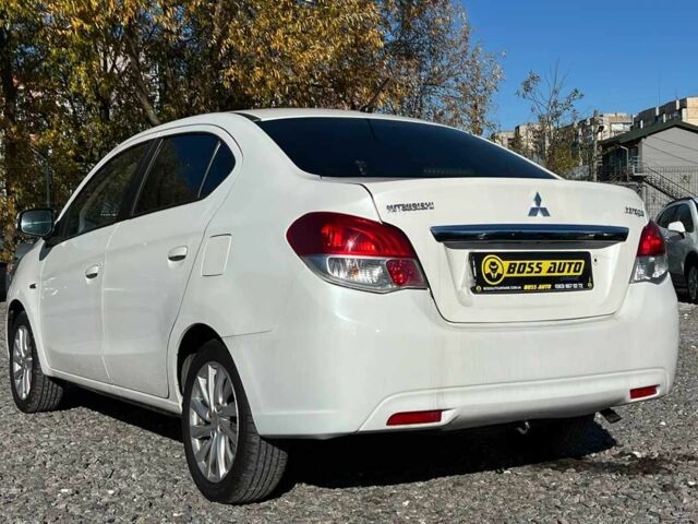 Белый Мицубиси Другая, объемом двигателя 1.2 л и пробегом 191 тыс. км за 5999 $, фото 3 на Automoto.ua