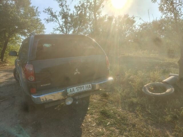 Чорний Міцубісі Інша, об'ємом двигуна 0 л та пробігом 241 тис. км за 8000 $, фото 2 на Automoto.ua