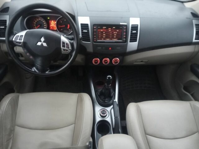 Черный Мицубиси Другая, объемом двигателя 2 л и пробегом 320 тыс. км за 4999 $, фото 6 на Automoto.ua