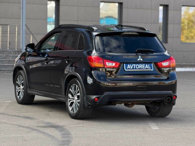 Черный Мицубиси Другая, объемом двигателя 2.4 л и пробегом 230 тыс. км за 14200 $, фото 6 на Automoto.ua