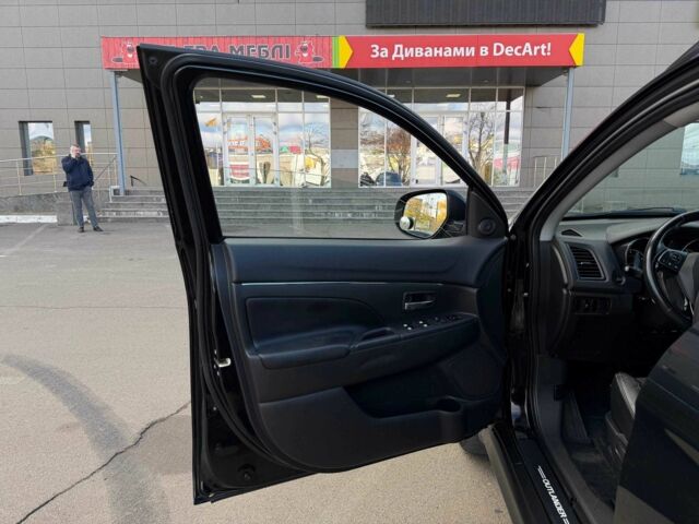 Черный Мицубиси Другая, объемом двигателя 2.4 л и пробегом 230 тыс. км за 14200 $, фото 11 на Automoto.ua