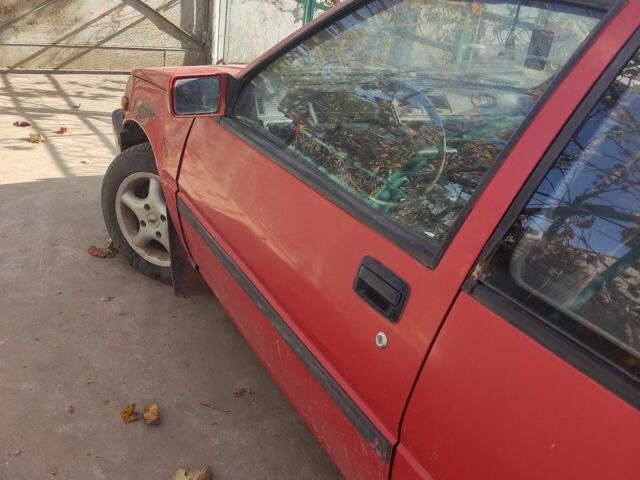 Красный Мицубиси Другая, объемом двигателя 1.3 л и пробегом 26 тыс. км за 1000 $, фото 2 на Automoto.ua