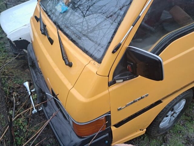 Жовтий Міцубісі Інша, об'ємом двигуна 1.9 л та пробігом 300 тис. км за 1064 $, фото 7 на Automoto.ua