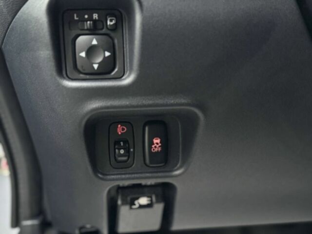 Серый Мицубиси Другая, объемом двигателя 0 л и пробегом 74 тыс. км за 3950 $, фото 8 на Automoto.ua