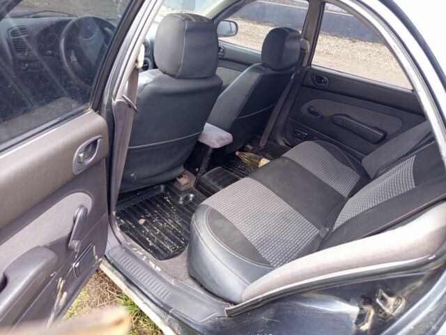 Сірий Міцубісі Інша, об'ємом двигуна 1.8 л та пробігом 1000 тис. км за 2000 $, фото 7 на Automoto.ua