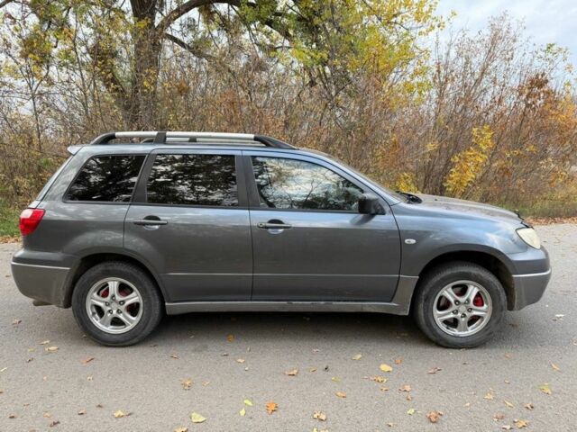 Сірий Міцубісі Інша, об'ємом двигуна 2 л та пробігом 245 тис. км за 5450 $, фото 8 на Automoto.ua