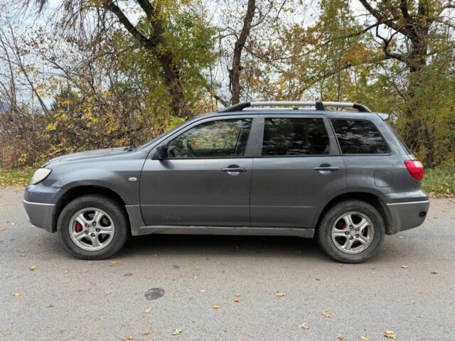 Сірий Міцубісі Інша, об'ємом двигуна 2 л та пробігом 245 тис. км за 5450 $, фото 9 на Automoto.ua