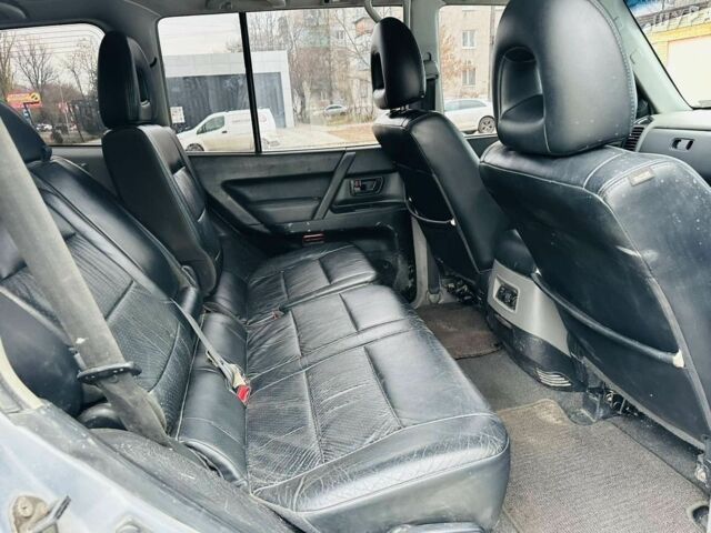 Серый Мицубиси Другая, объемом двигателя 3.2 л и пробегом 270 тыс. км за 4744 $, фото 8 на Automoto.ua