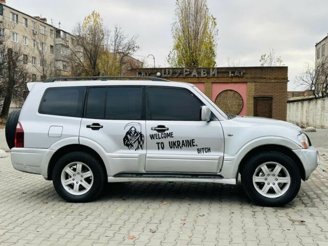 Серый Мицубиси Другая, объемом двигателя 3.2 л и пробегом 270 тыс. км за 4744 $, фото 4 на Automoto.ua