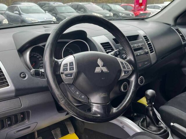 Серый Мицубиси Другая, объемом двигателя 2 л и пробегом 310 тыс. км за 7600 $, фото 10 на Automoto.ua