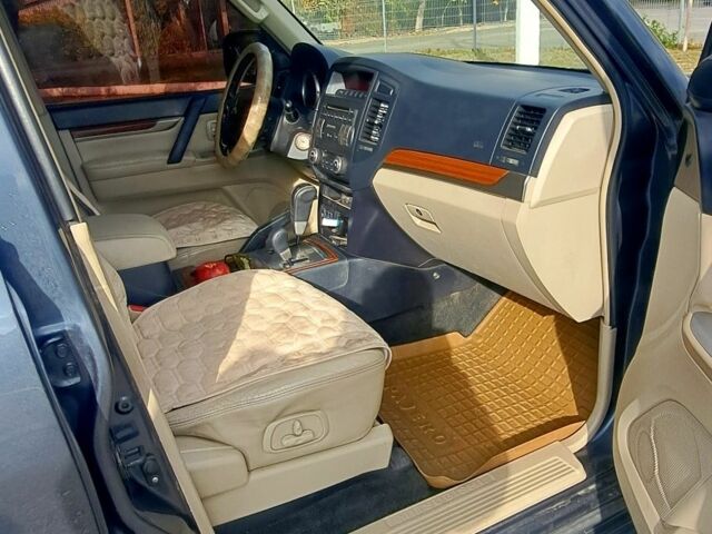 Сірий Міцубісі Інша, об'ємом двигуна 3 л та пробігом 223 тис. км за 8500 $, фото 8 на Automoto.ua