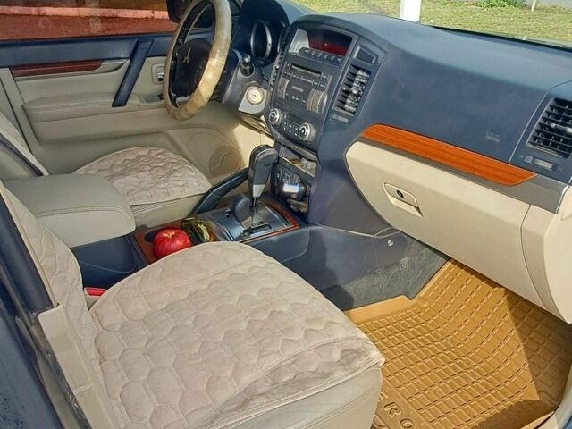 Сірий Міцубісі Інша, об'ємом двигуна 3 л та пробігом 223 тис. км за 8500 $, фото 4 на Automoto.ua