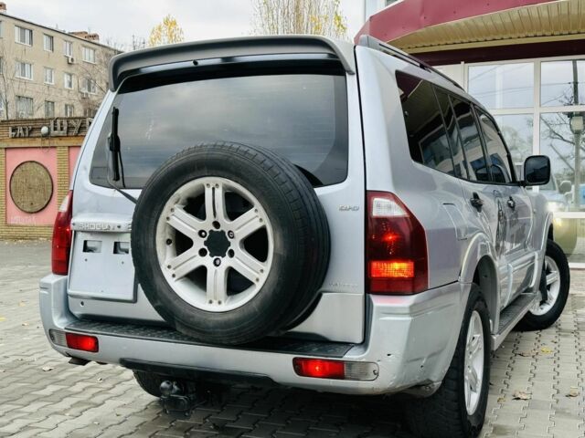 Серый Мицубиси Другая, объемом двигателя 3.2 л и пробегом 270 тыс. км за 4744 $, фото 5 на Automoto.ua