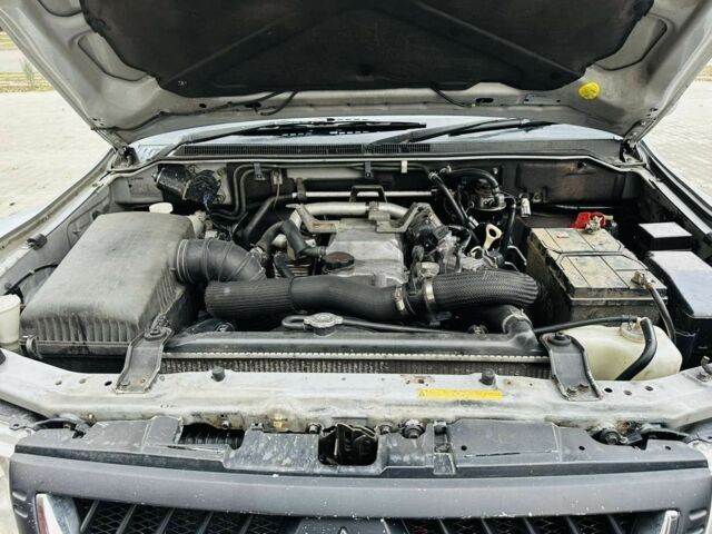 Серый Мицубиси Другая, объемом двигателя 3.2 л и пробегом 270 тыс. км за 4744 $, фото 7 на Automoto.ua