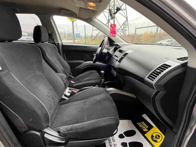 Серый Мицубиси Другая, объемом двигателя 2 л и пробегом 310 тыс. км за 7600 $, фото 19 на Automoto.ua