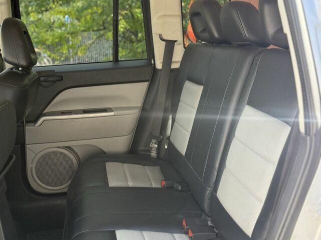 Сірий Міцубісі Інша, об'ємом двигуна 2 л та пробігом 301 тис. км за 5500 $, фото 14 на Automoto.ua