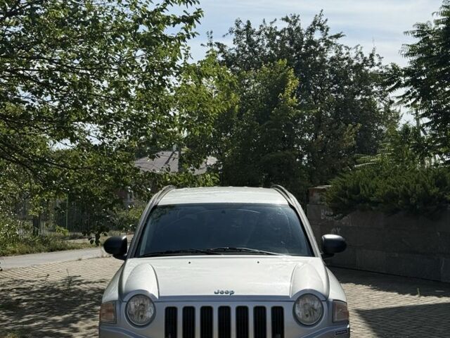 Сірий Міцубісі Інша, об'ємом двигуна 2 л та пробігом 301 тис. км за 5500 $, фото 2 на Automoto.ua