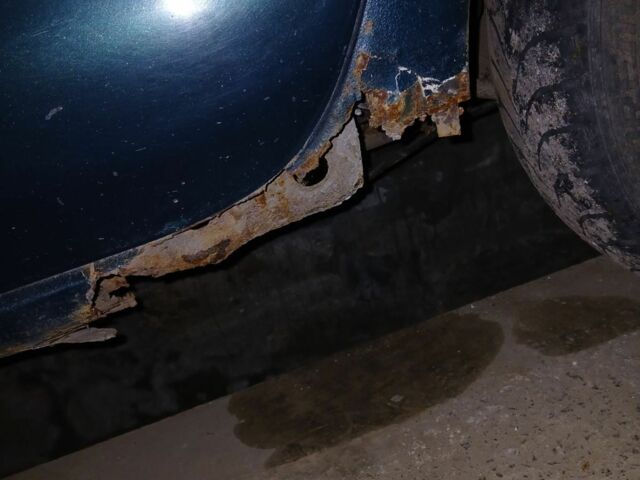 Зелений Міцубісі Інша, об'ємом двигуна 1.8 л та пробігом 418 тис. км за 1100 $, фото 5 на Automoto.ua