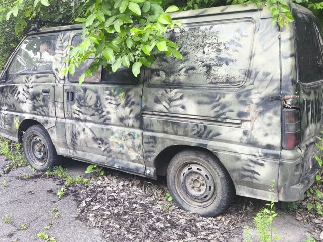 Зеленый Мицубиси Другая, объемом двигателя 2 л и пробегом 300 тыс. км за 838 $, фото 2 на Automoto.ua