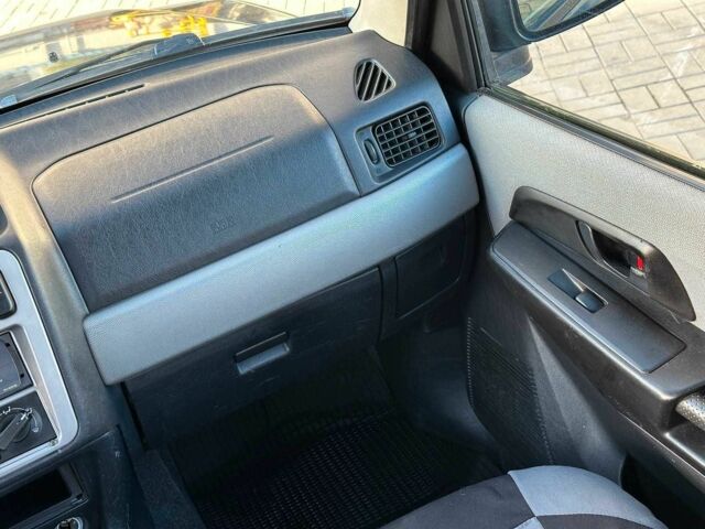 Зелений Міцубісі Інша, об'ємом двигуна 1.8 л та пробігом 161 тис. км за 5490 $, фото 22 на Automoto.ua