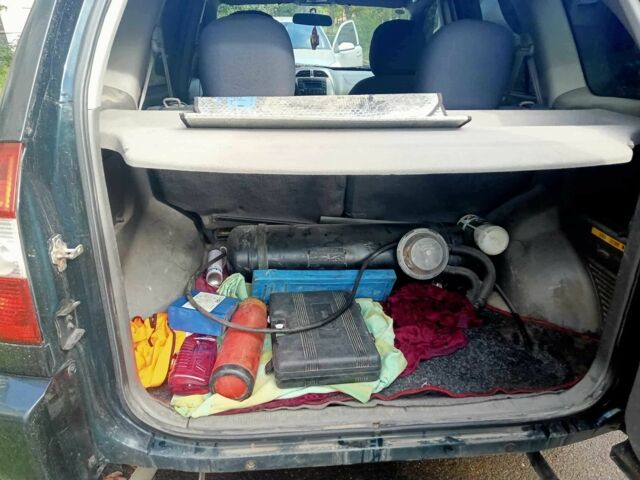 Зелений Міцубісі Інша, об'ємом двигуна 2.4 л та пробігом 100 тис. км за 2900 $, фото 6 на Automoto.ua