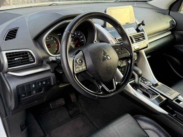 Белый Мицубиси Эклипс, объемом двигателя 1.5 л и пробегом 67 тыс. км за 14400 $, фото 15 на Automoto.ua