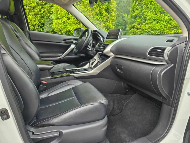 Белый Мицубиси Эклипс, объемом двигателя 1.5 л и пробегом 45 тыс. км за 11200 $, фото 8 на Automoto.ua