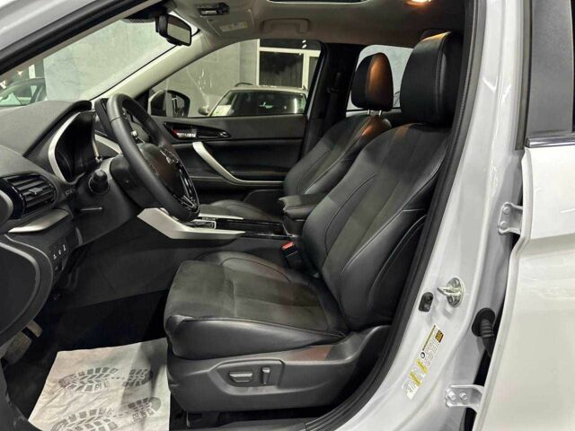 Белый Мицубиси Эклипс, объемом двигателя 1.5 л и пробегом 14 тыс. км за 19999 $, фото 8 на Automoto.ua