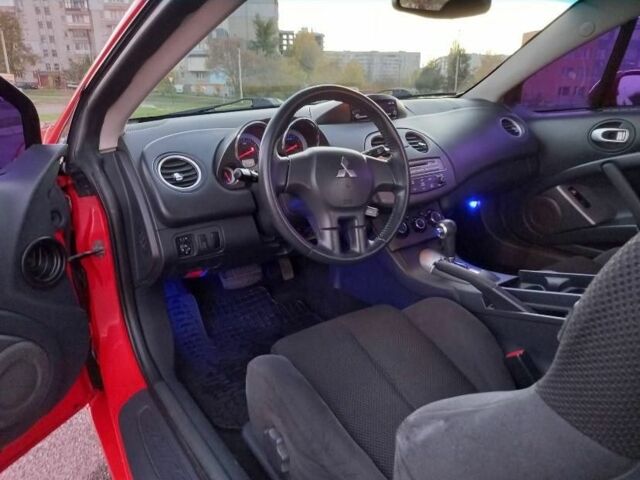 Красный Мицубиси Эклипс, объемом двигателя 2.4 л и пробегом 165 тыс. км за 6900 $, фото 4 на Automoto.ua
