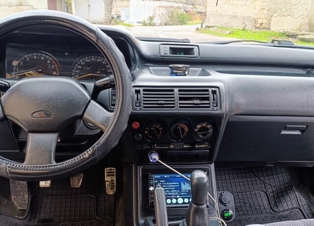 Белый Мицубиси Галант, объемом двигателя 2 л и пробегом 400 тыс. км за 1500 $, фото 8 на Automoto.ua