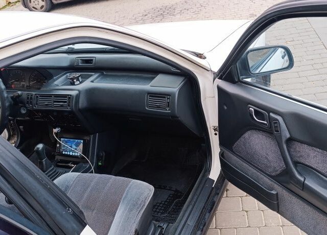 Белый Мицубиси Галант, объемом двигателя 2 л и пробегом 400 тыс. км за 1500 $, фото 7 на Automoto.ua