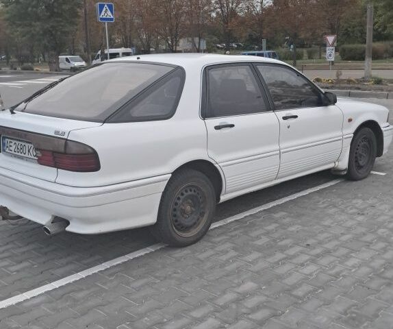 Белый Мицубиси Галант, объемом двигателя 2 л и пробегом 468 тыс. км за 1500 $, фото 1 на Automoto.ua