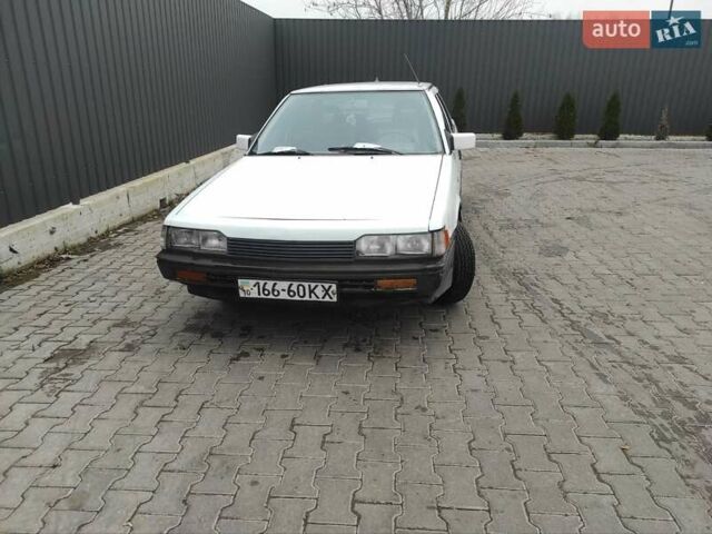 Белый Мицубиси Галант, объемом двигателя 1.6 л и пробегом 100 тыс. км за 1000 $, фото 1 на Automoto.ua