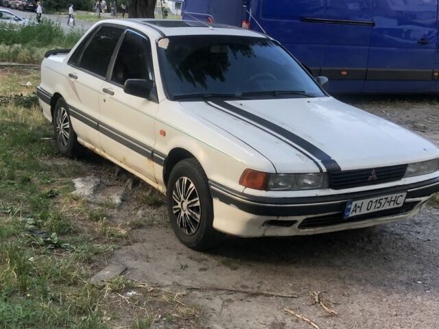 Белый Мицубиси Галант, объемом двигателя 1.8 л и пробегом 386 тыс. км за 1200 $, фото 1 на Automoto.ua