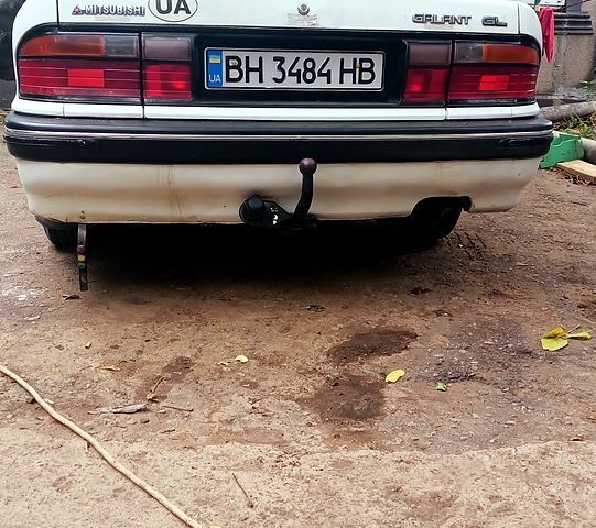 Белый Мицубиси Галант, объемом двигателя 1.8 л и пробегом 385 тыс. км за 1450 $, фото 2 на Automoto.ua