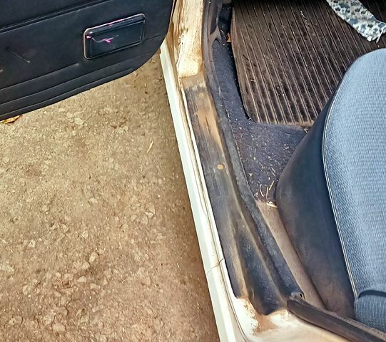 Белый Мицубиси Галант, объемом двигателя 1.8 л и пробегом 385 тыс. км за 1450 $, фото 3 на Automoto.ua