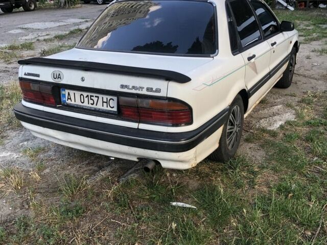 Белый Мицубиси Галант, объемом двигателя 1.8 л и пробегом 386 тыс. км за 1200 $, фото 3 на Automoto.ua