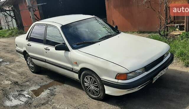 Білий Міцубісі Галант, об'ємом двигуна 1.8 л та пробігом 367 тис. км за 1100 $, фото 3 на Automoto.ua